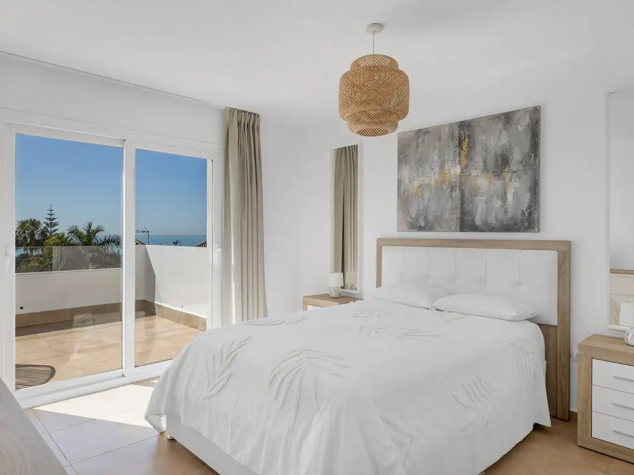 Country homes for sale in Guadalobón Bedroom of Country homes for sale in Estepona with Air Conditioner, Heating and Private garden