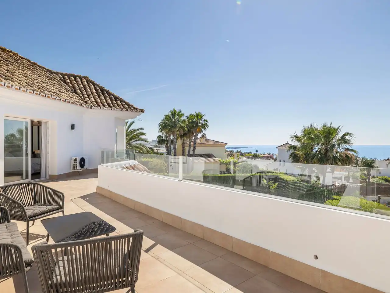 Country homes for sale in Guadalobón Terrace of Country homes for sale in Estepona with Air Conditioner, Heating and Private garden