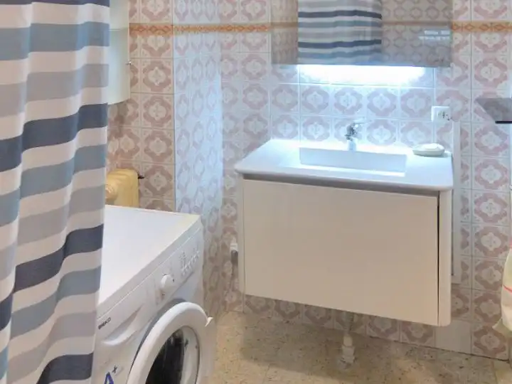 Wohnung zur Miete in Avenida de Portugal, 110, Salesas Badezimmer von Wohnung zur Miete in Salamanca mit Heizung, Parkett und Möbliert