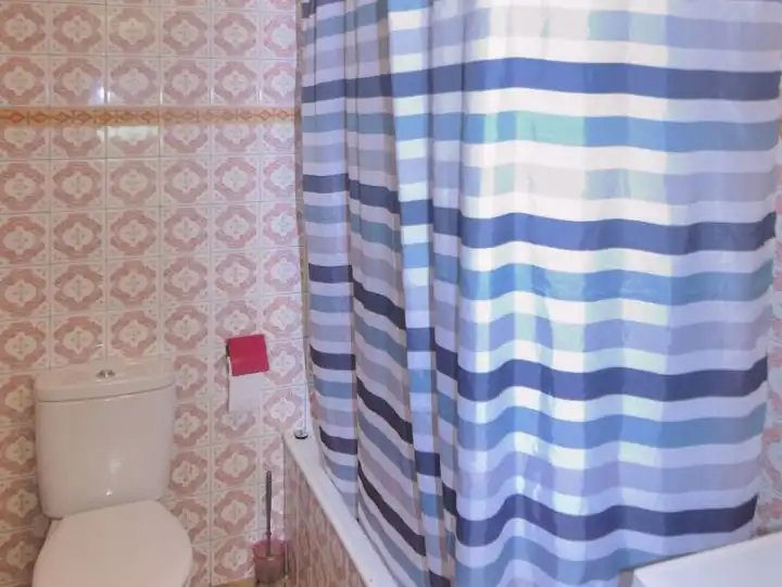 Wohnung zur Miete in Avenida de Portugal, 110, Salesas Badezimmer von Wohnung zur Miete in Salamanca mit Heizung, Parkett und Möbliert