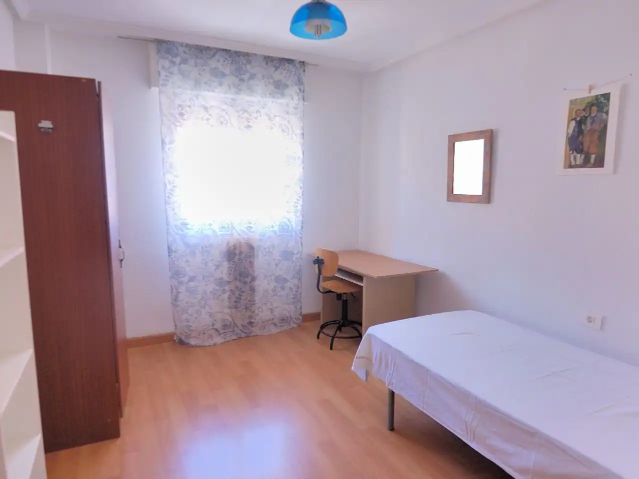 Wohnung zur Miete in Avenida de Portugal, 110, Salesas Schlafzimmer von Wohnung zur Miete in Salamanca mit Heizung, Parkett und Möbliert