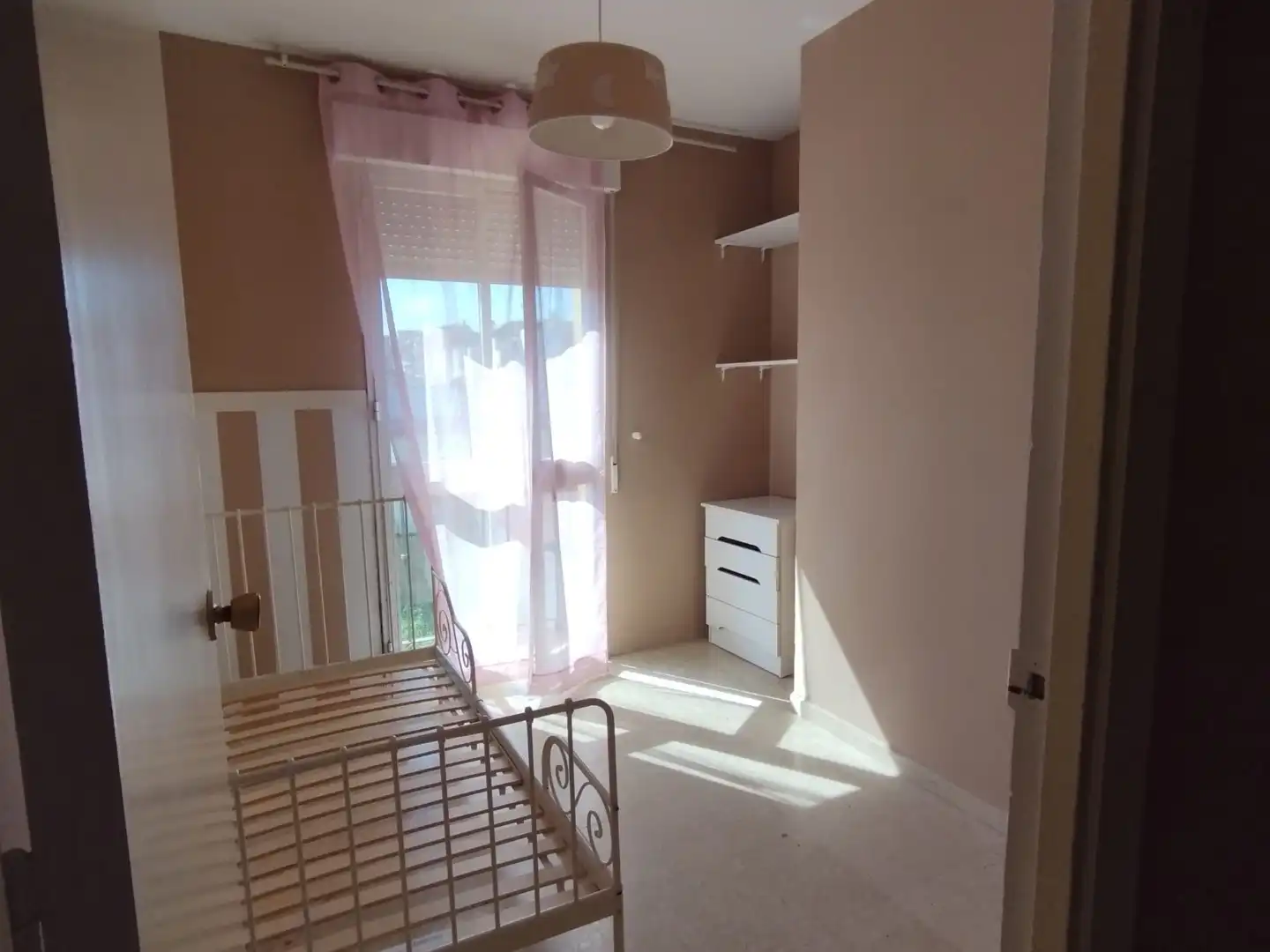 Piso en venta en Calle Cerro de la Atalaya, 9, Lepanto Habitación de Piso en venta en Mairena del Aljarafe con Trastero y Balcón