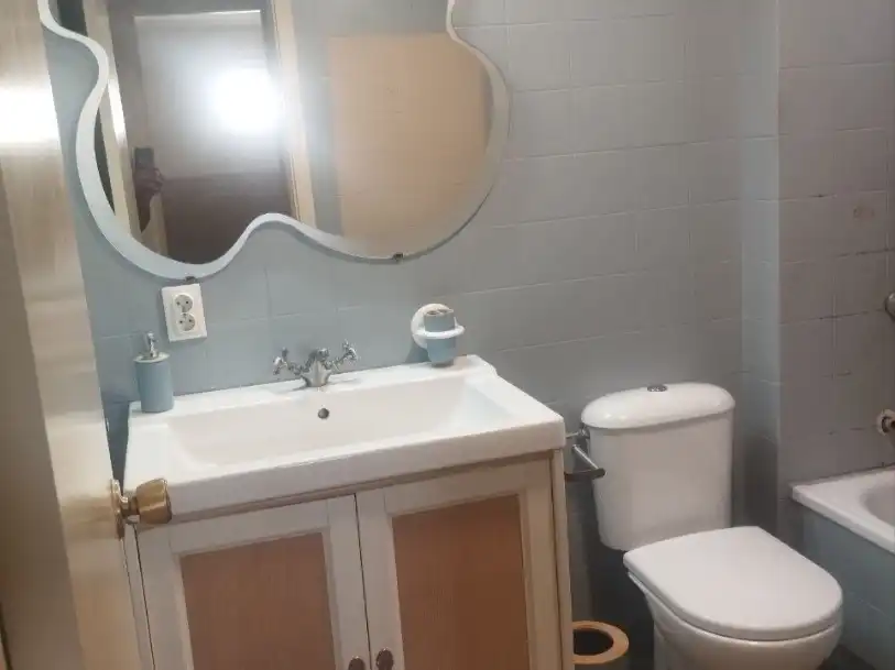 Piso en venta en Calle Cerro de la Atalaya, 9, Lepanto Baño de Piso en venta en Mairena del Aljarafe con Trastero y Balcón