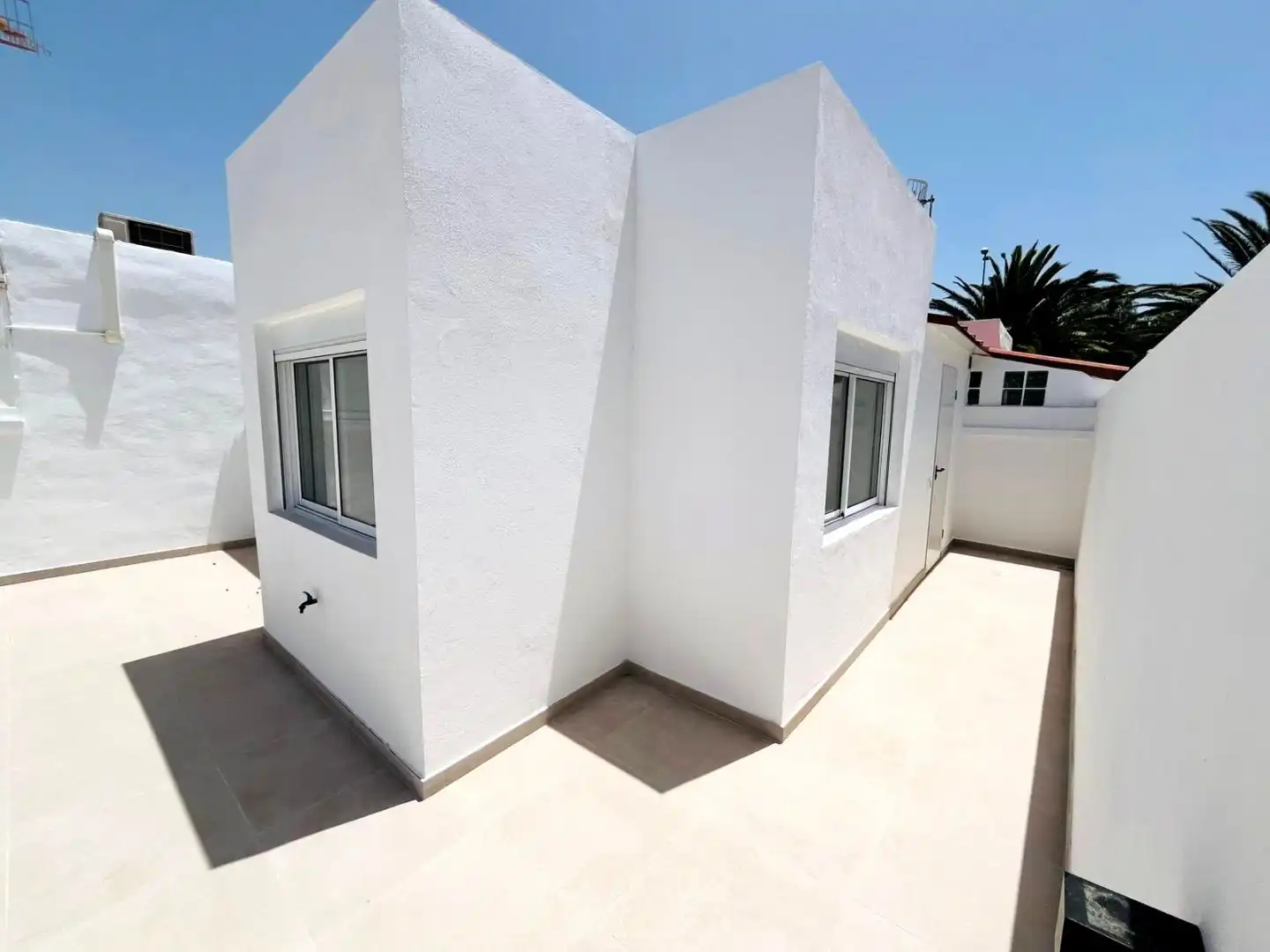 Vista exterior de Casa o chalet en venta en Arona con Aire acondicionado y Terraza