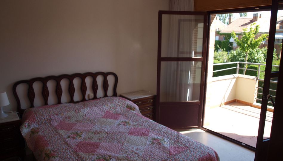 Casa o chalet de alquiler en Paseo Tilos, 4, Simancas, Valladolid - imagen 1 Foto 1 de Casa o chalet de alquiler en Paseo Tilos, 4, Simancas, Valladolid