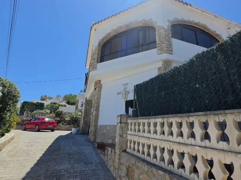 Houses for sale in Carrer de la Mora, 3, El Montgó Exterior view of Houses for sale in Dénia with Air Conditioner, Heating and Private garden