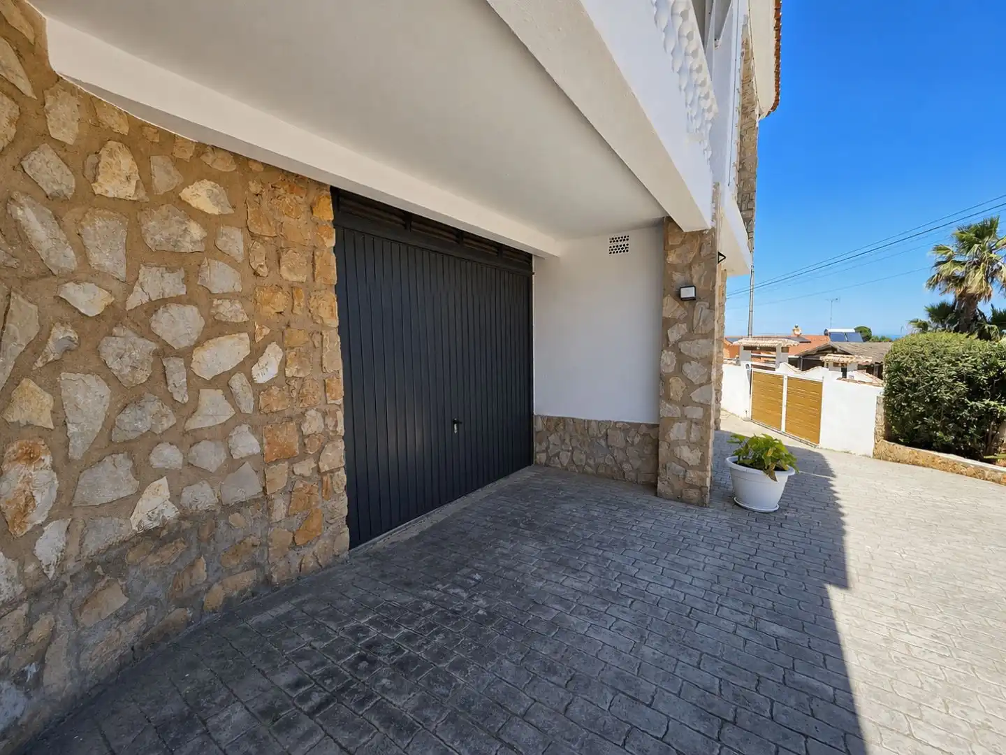 Houses for sale in Carrer de la Mora, 3, El Montgó Parking of Houses for sale in Dénia with Air Conditioner, Heating and Private garden