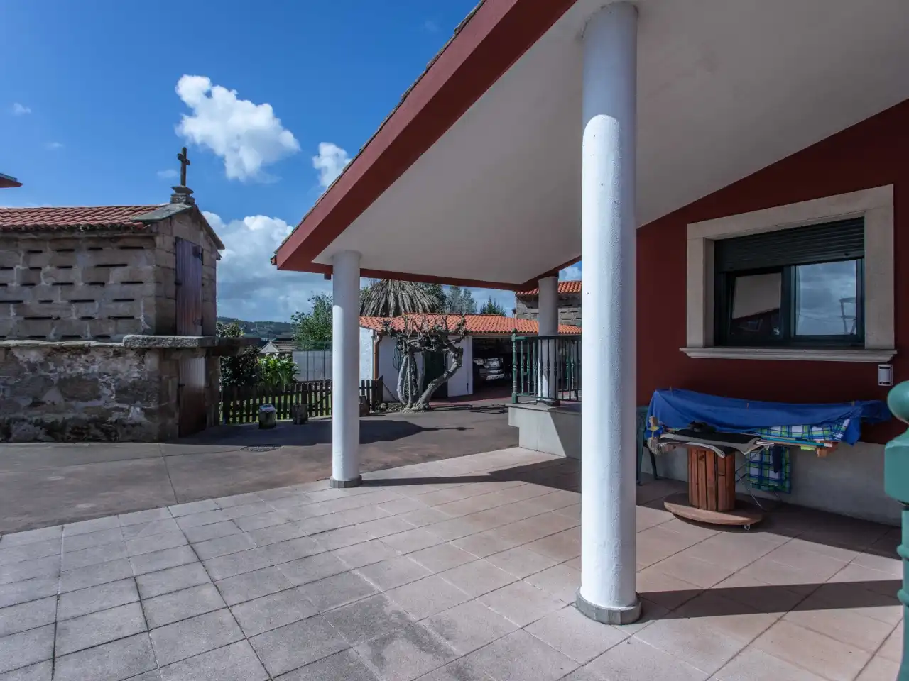Houses for sale in Lugar Cances, 28, A Coruña Capital Terrace of Houses for sale in A Coruña Capital with Terrace and Balcony