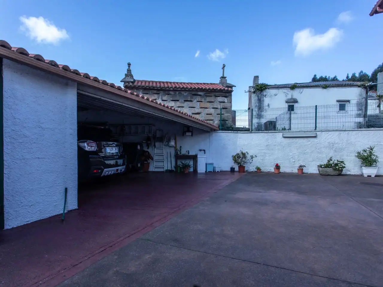 Houses for sale in Lugar Cances, 28, A Coruña Capital Parking of Houses for sale in A Coruña Capital with Terrace and Balcony