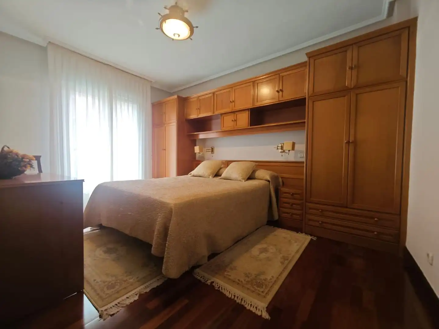 Piso en venta en Bailen Kalea, 3, Azeta - Abatxolo Habitación de Piso en venta en Portugalete con Balcón