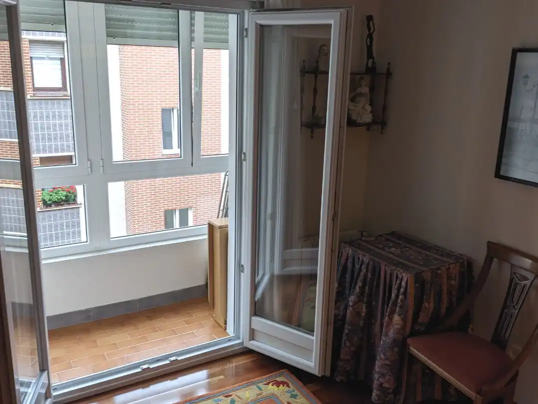 Piso en venta en Bailen Kalea, 3, Azeta - Abatxolo Terraza de Piso en venta en Portugalete con Balcón