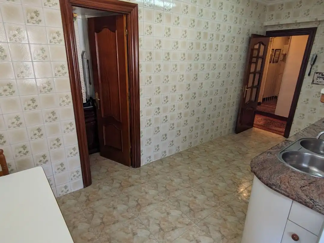 Piso en venta en Bailen Kalea, 3, Azeta - Abatxolo Cocina de Piso en venta en Portugalete con Balcón