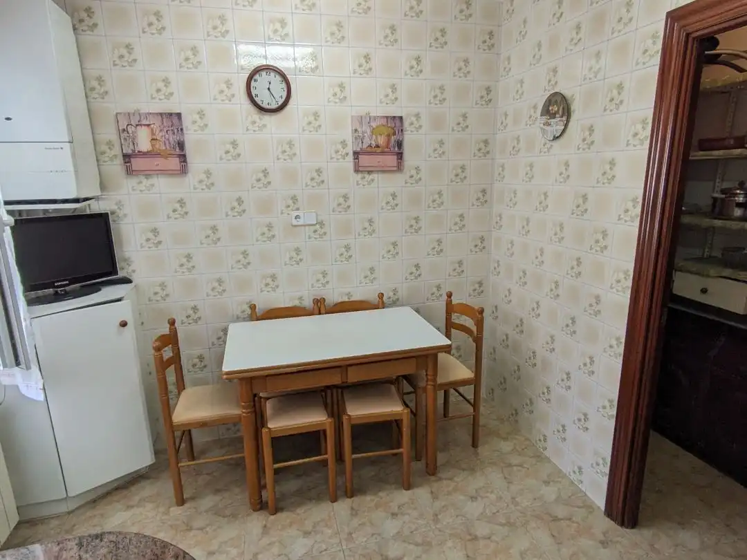 Piso en venta en Bailen Kalea, 3, Azeta - Abatxolo Comedor de Piso en venta en Portugalete con Balcón
