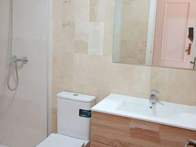 Baño de Apartamento en venta en Elche / Elx con Terraza y Piscina