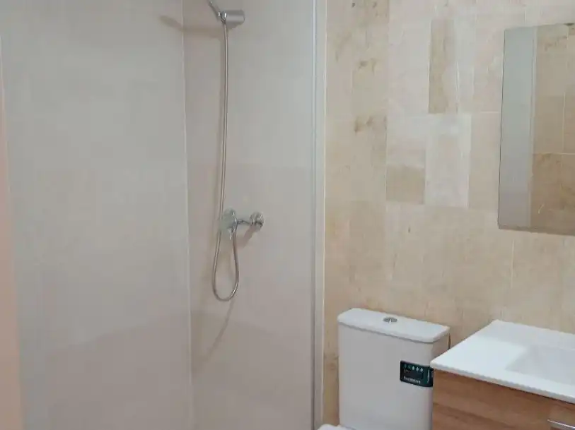 Baño de Apartamento en venta en Elche / Elx con Terraza y Piscina