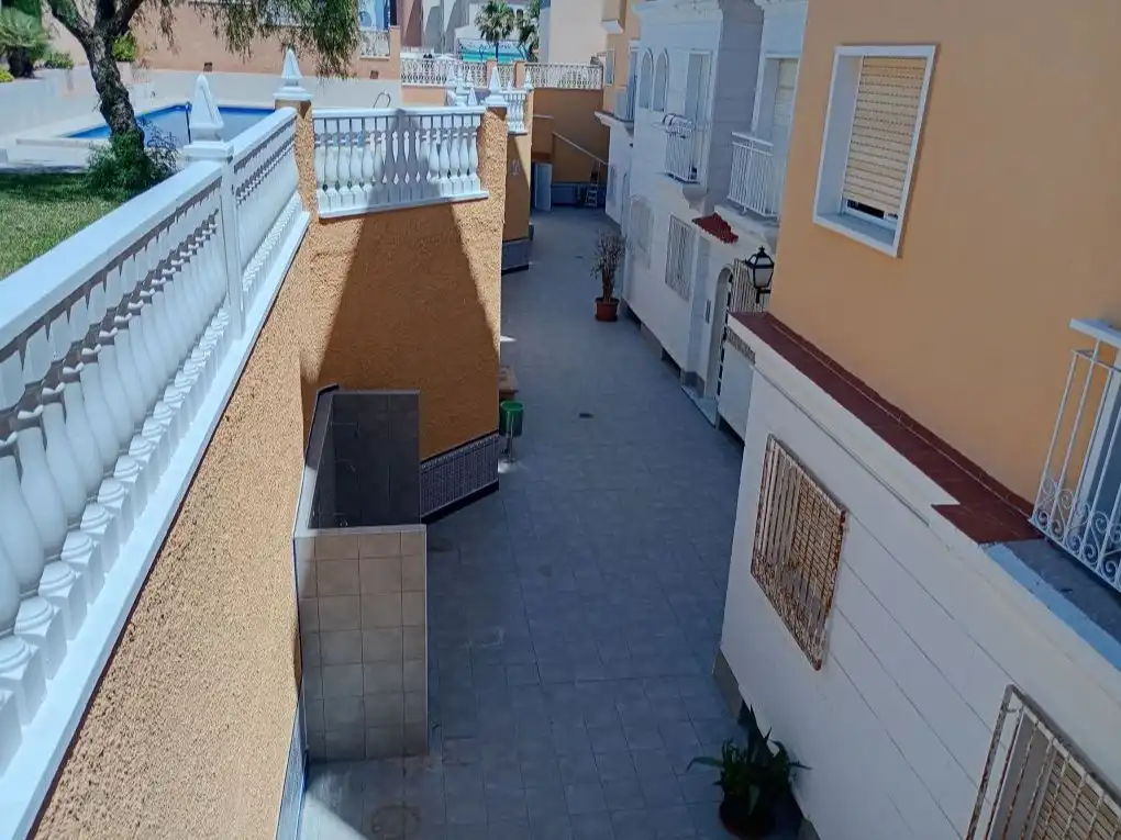Vista exterior de Apartamento en venta en Elche / Elx con Terraza y Piscina