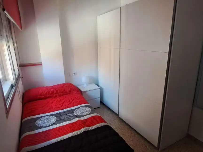 Room in Avenida de América, 45, Barrio de Zaidín Bedroom of Flat for share in Granada with Furnished, Balcony and Video intercom