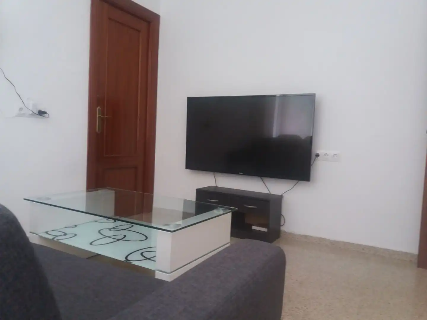 Room in Avenida de América, 45, Barrio de Zaidín Living room of Flat for share in Granada with Furnished, Balcony and Video intercom