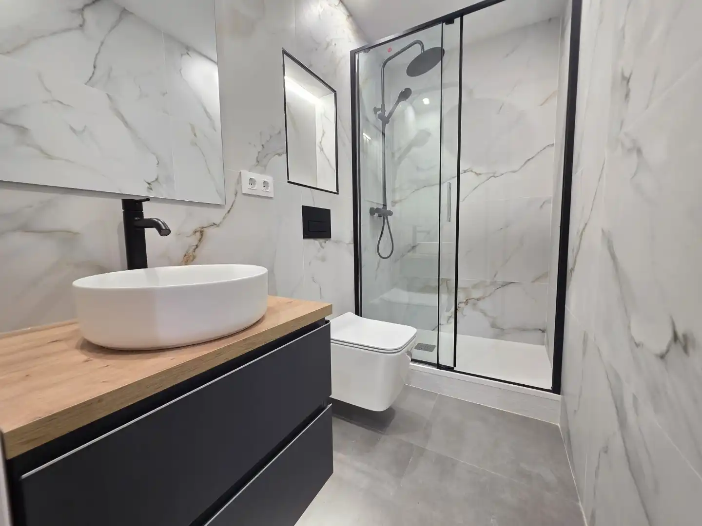 Piso en venta en Carrer de la Portaferrissa, 19, Barri Gòtic Baño de Piso en venta en Barcelona Capital con Aire acondicionado, Terraza y Balcón