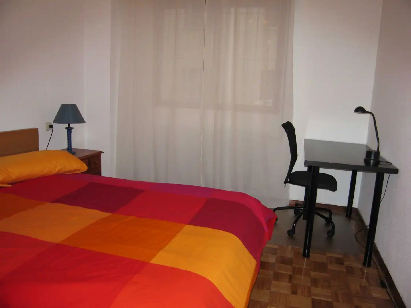 Wohnung zur Miete in Calle del General Elorza, 27, Salesas - Foncalada - Campoamor Schlafzimmer von Wohnung zur Miete in Oviedo