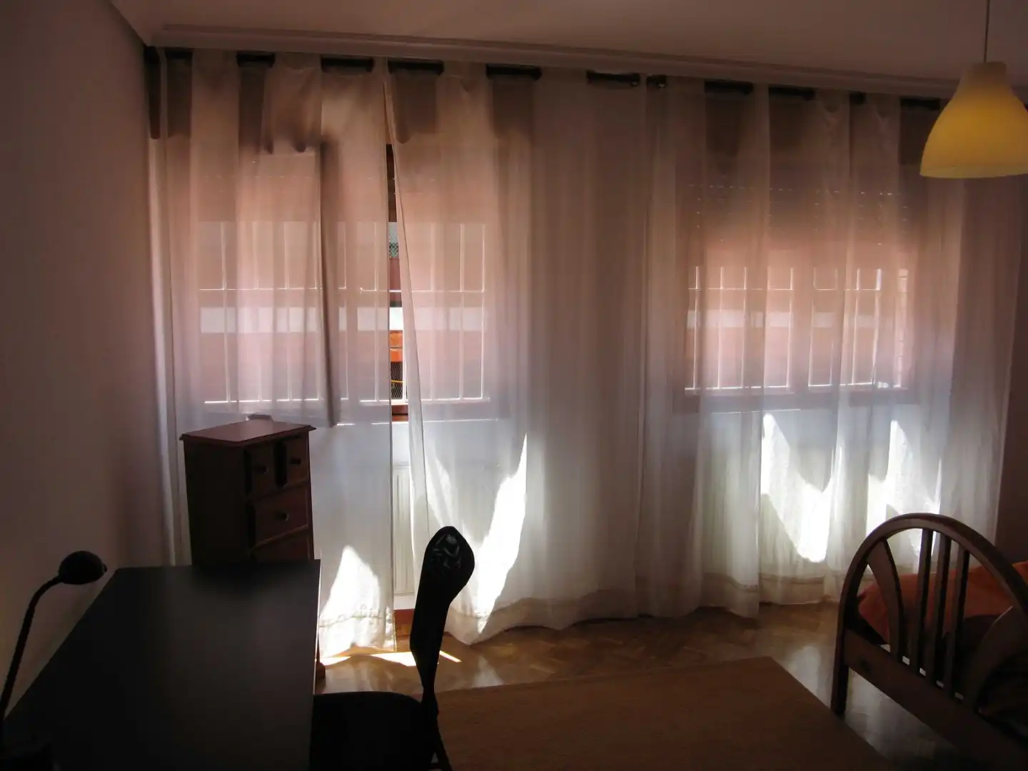 Wohnung zur Miete in Calle del General Elorza, 27, Salesas - Foncalada - Campoamor Schlafzimmer von Wohnung zur Miete in Oviedo