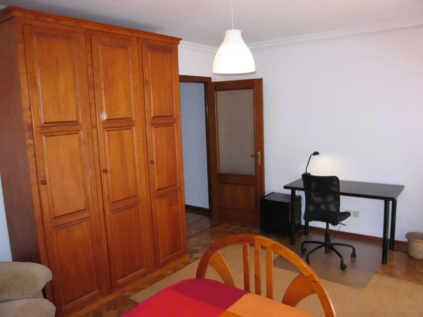 Wohnung zur Miete in Calle del General Elorza, 27, Salesas - Foncalada - Campoamor Schlafzimmer von Wohnung zur Miete in Oviedo