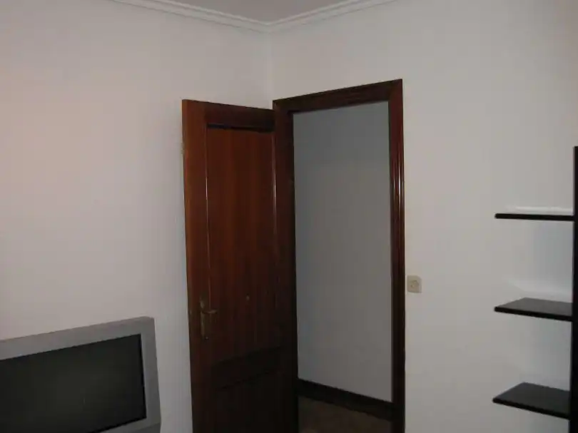 Wohnung zur Miete in Calle del General Elorza, 27, Salesas - Foncalada - Campoamor Schlafzimmer von Wohnung zur Miete in Oviedo