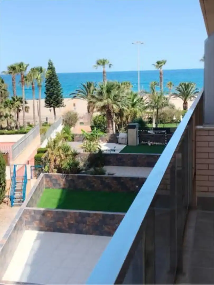 Piso de alquiler en El Puerto - Romanilla Terraza de Piso de alquiler en Roquetas de Mar