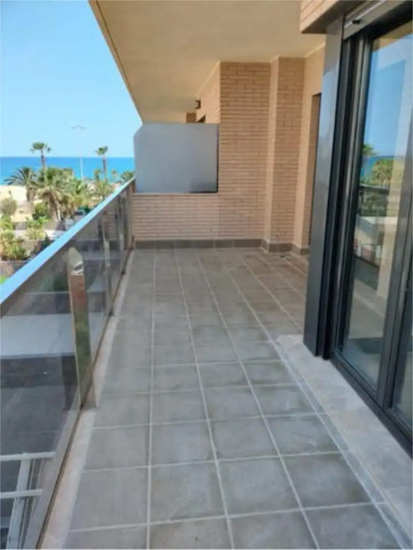 Piso de alquiler en El Puerto - Romanilla Terraza de Piso de alquiler en Roquetas de Mar
