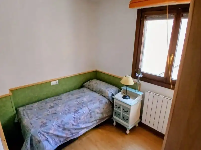 Piso de alquiler en Avenida de Zaragoza, 76, Biescas Habitación de Piso de alquiler en Biescas con Calefacción, Parquet y Amueblado