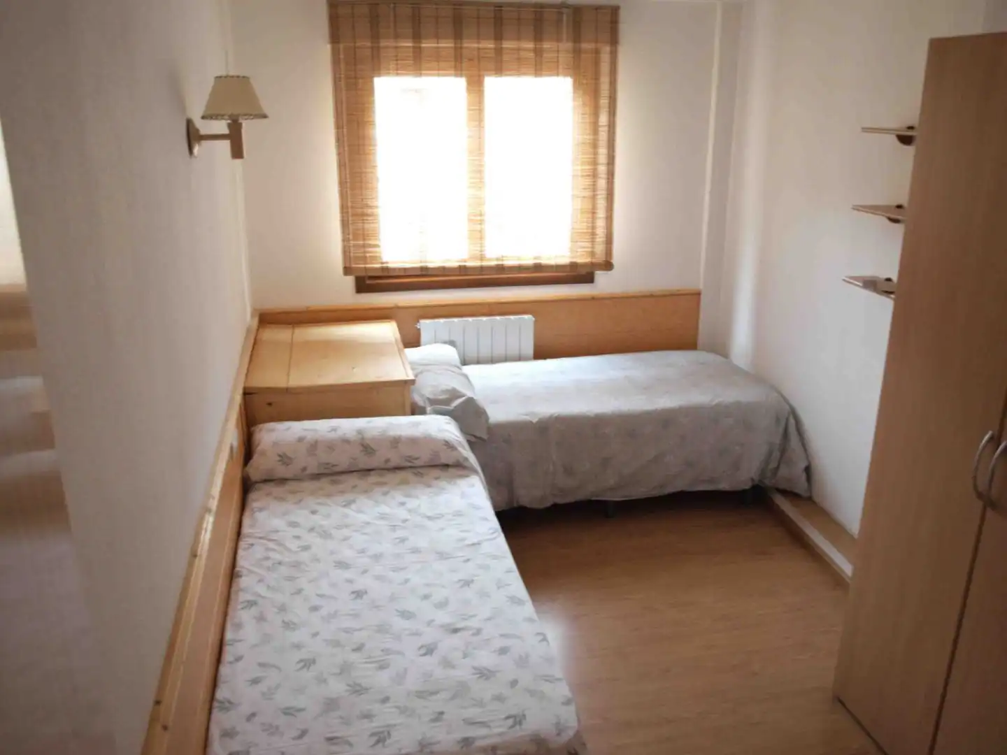 Piso de alquiler en Avenida de Zaragoza, 76, Biescas Habitación de Piso de alquiler en Biescas con Calefacción, Parquet y Amueblado