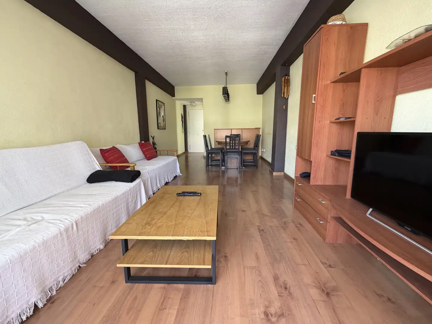 Apartamento de alquiler en Carrer Gandia, 4, Daimús Sala de estar de Apartamento de alquiler en Daimús con Aire acondicionado, Calefacción y Jardín privado
