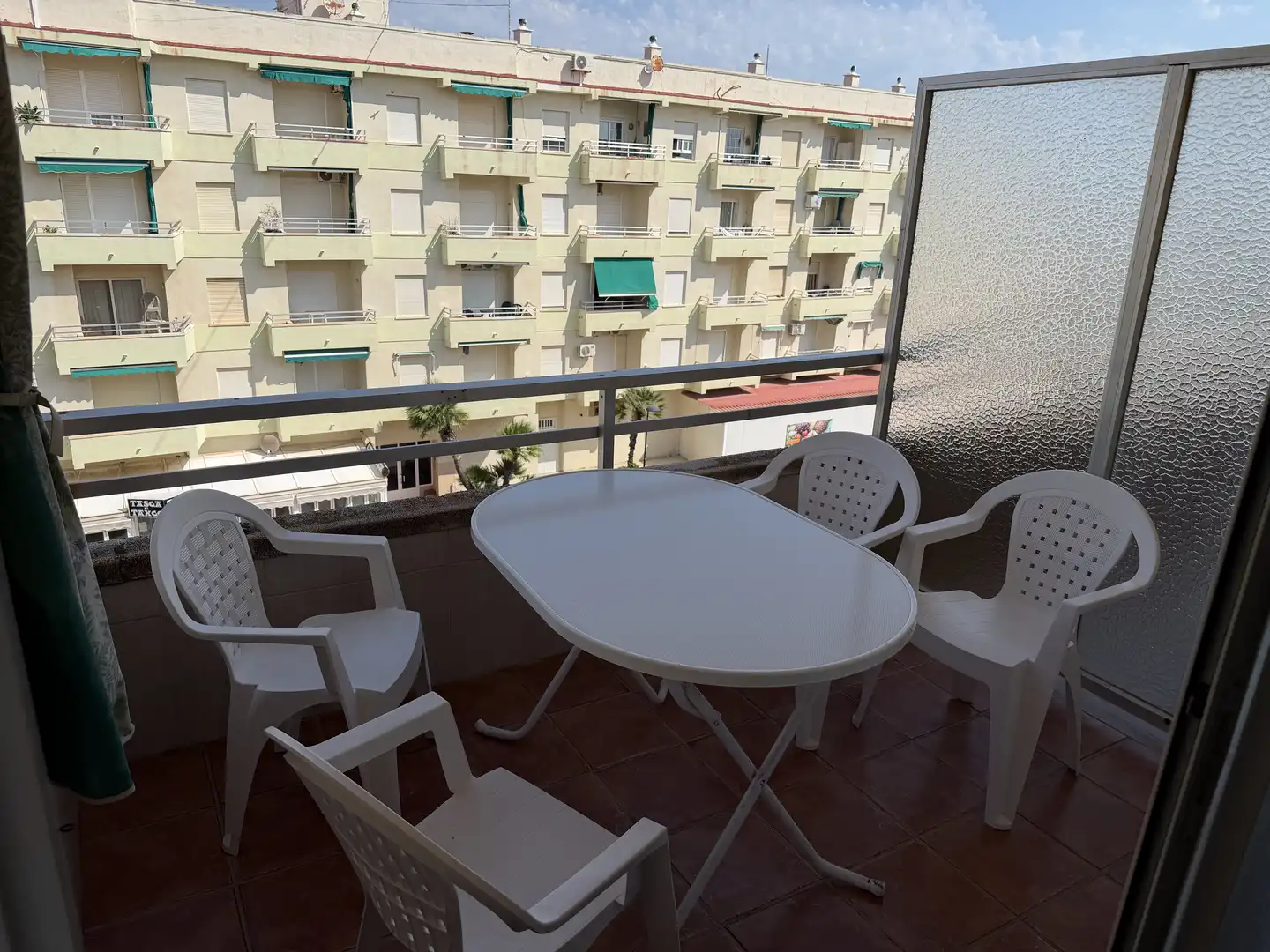 Apartamento de alquiler en Carrer Gandia, 4, Daimús Terraza de Apartamento de alquiler en Daimús con Aire acondicionado, Calefacción y Jardín privado