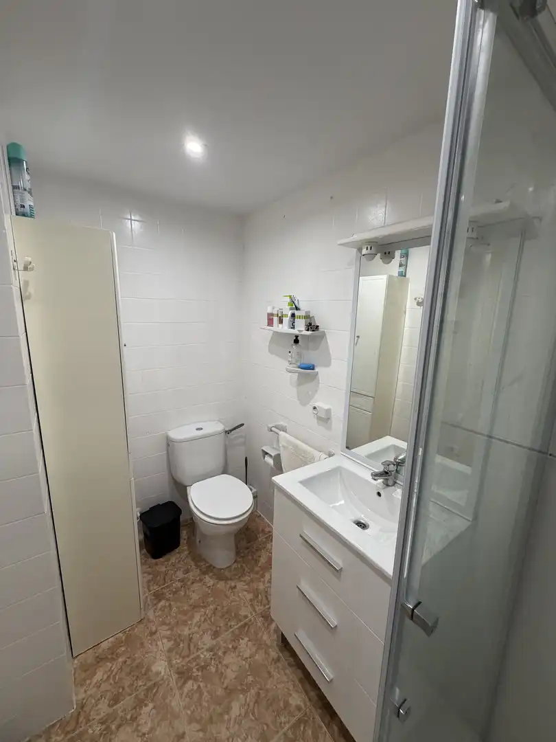 Apartamento de alquiler en Carrer Gandia, 4, Daimús Baño de Apartamento de alquiler en Daimús con Aire acondicionado, Calefacción y Jardín privado