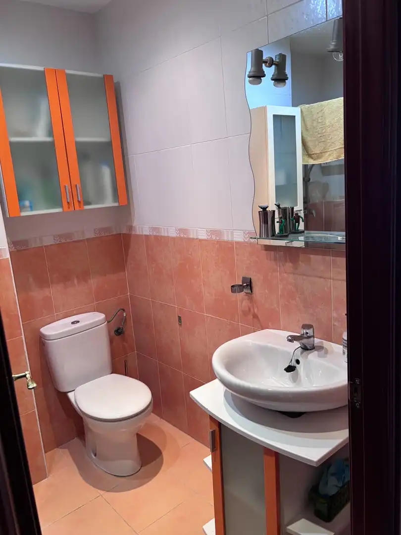 Wohnung zum Verkauf in Calle Gerbera, 2, La Banda - Campo de Fútbol Badezimmer von Wohnung zum Verkauf in Chiclana de la Frontera mit Klimaanlage und Balkon
