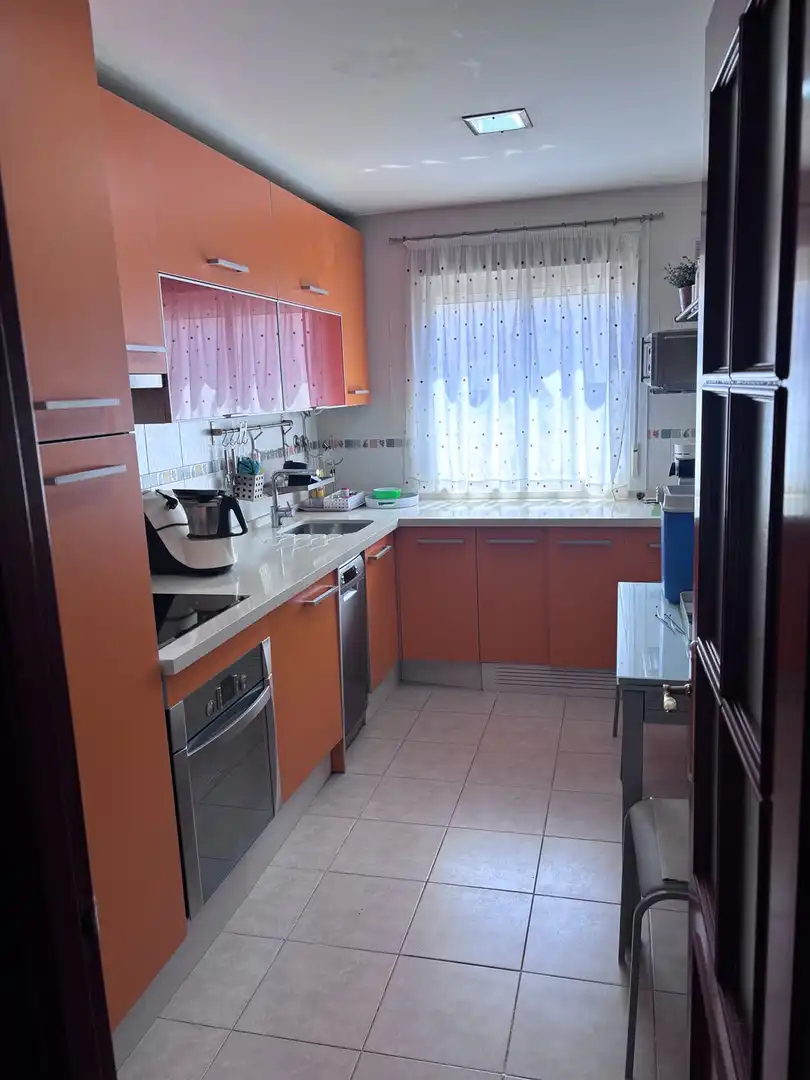 Wohnung zum Verkauf in Calle Gerbera, 2, La Banda - Campo de Fútbol Küche von Wohnung zum Verkauf in Chiclana de la Frontera mit Klimaanlage und Balkon