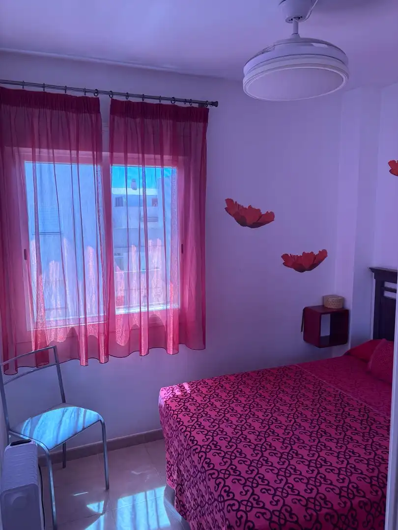Wohnung zum Verkauf in Calle Gerbera, 2, La Banda - Campo de Fútbol Schlafzimmer von Wohnung zum Verkauf in Chiclana de la Frontera mit Klimaanlage und Balkon