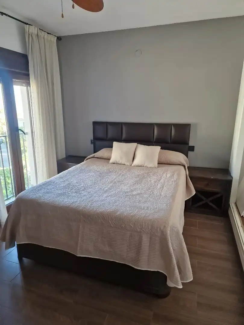 Einfamilien-Reihenhaus zur Miete in Calle Sierra Nevada, 9, Torremuelle Schlafzimmer von Einfamilien-Reihenhaus zur Miete in Benalmádena mit Heizung, Terrasse und Schwimmbad