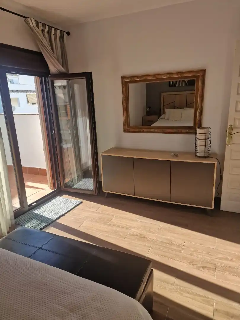 Einfamilien-Reihenhaus zur Miete in Calle Sierra Nevada, 9, Torremuelle Einfamilien-Reihenhaus zur Miete in Benalmádena mit Heizung, Terrasse und Schwimmbad