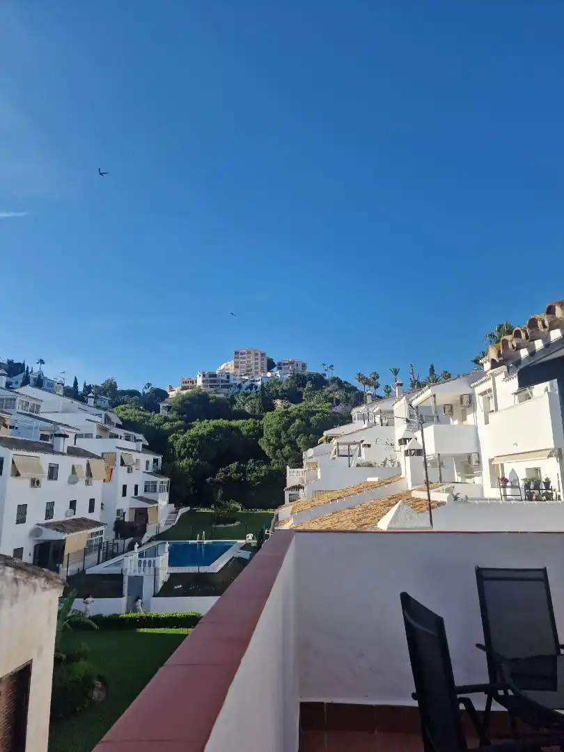 Einfamilien-Reihenhaus zur Miete in Calle Sierra Nevada, 9, Torremuelle Außenansicht von Einfamilien-Reihenhaus zur Miete in Benalmádena mit Heizung, Terrasse und Schwimmbad