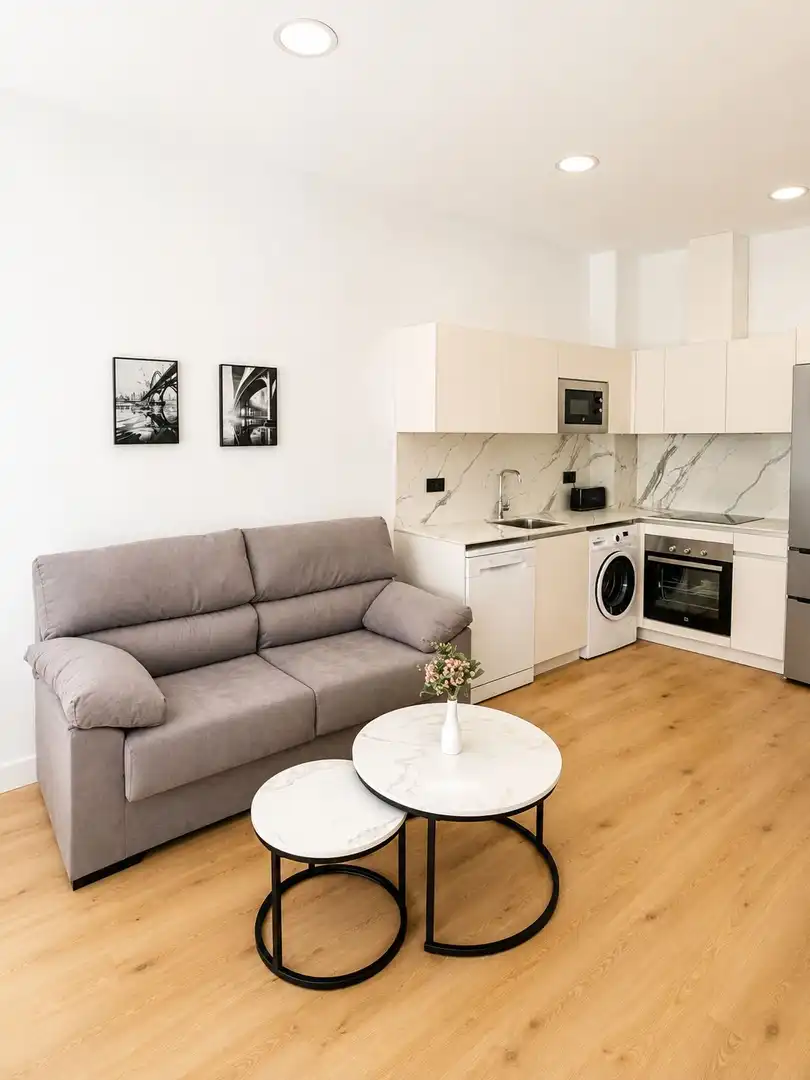 Lofts for rent in Avenida del Cerro del Águila, 1, Polígono Industrial Sur Lofts for rent in Avenida del Cerro del Águila, 1, Polígono Industrial Sur