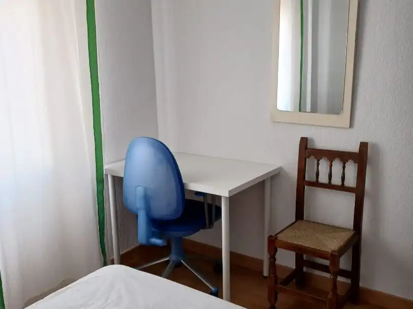 Habitación de Piso de alquiler en Badajoz con Aire acondicionado, Calefacción y Parquet