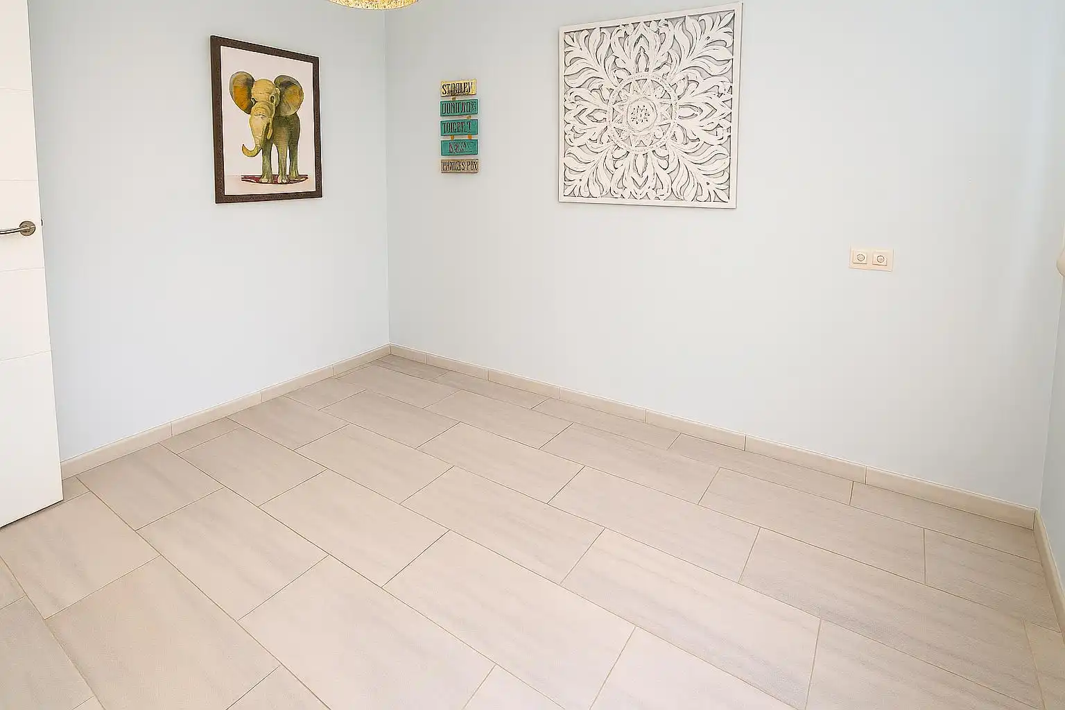 Houses for sale in Calle de la Navallera, 7a3, Centro Comercial - Hospital Houses for sale in Torrelodones with Air Conditioner, Terrace and Swimming Pool