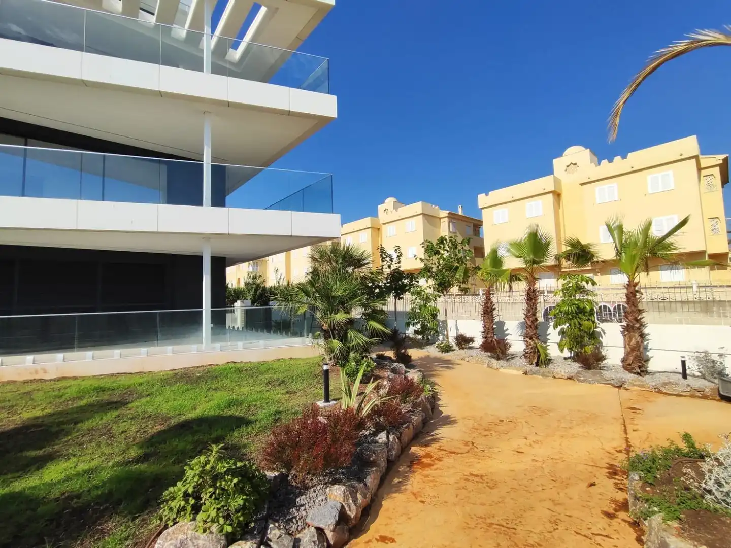 Piso en venta en Carrer Mar Jónica, 7, El Palmar - Los Molinos Terraza de Piso en venta en Dénia con Aire acondicionado, Calefacción y Jardín privado