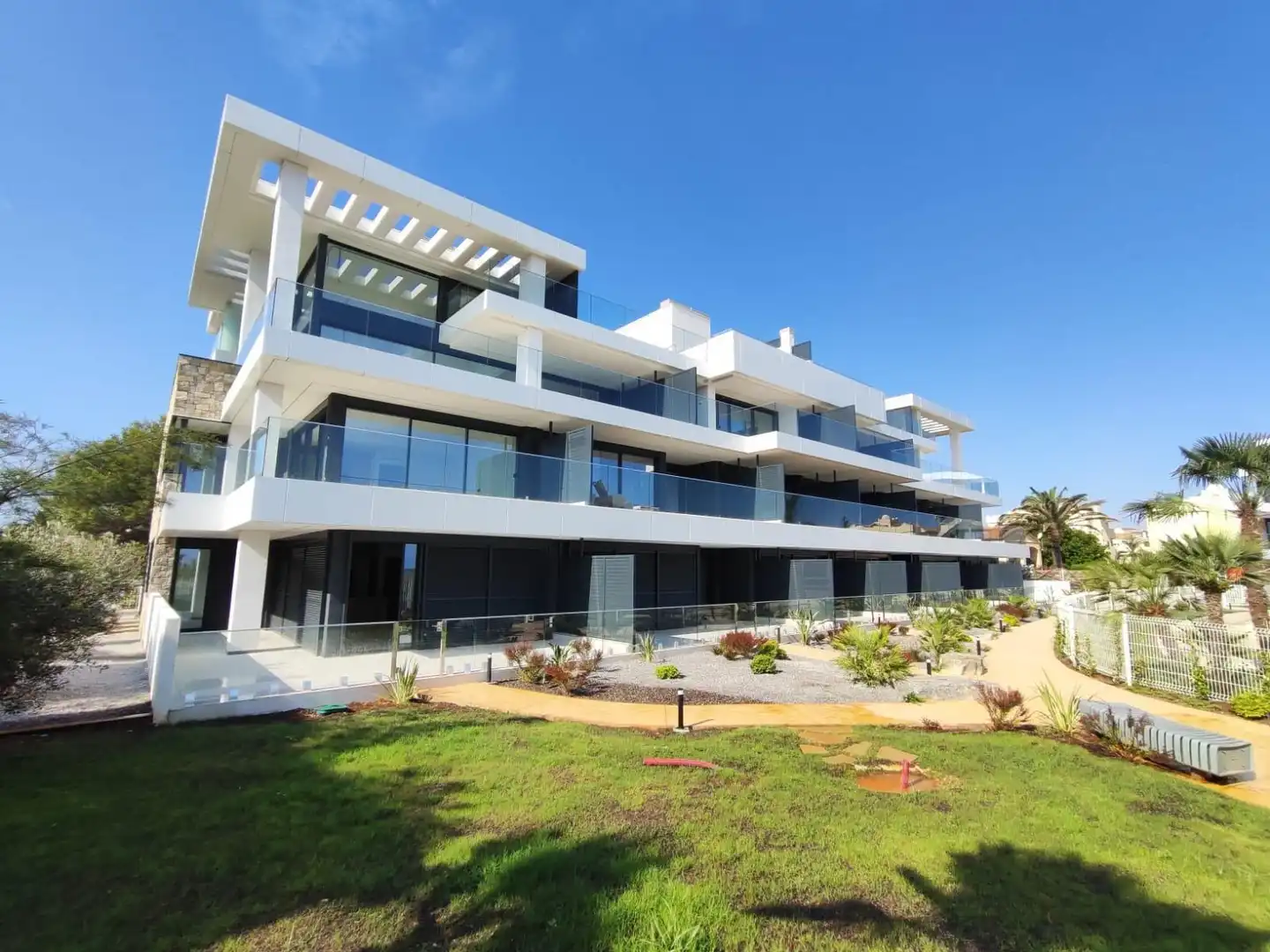 Piso en venta en Carrer Mar Jónica, 7, El Palmar - Los Molinos Vista exterior de Piso en venta en Dénia con Aire acondicionado, Calefacción y Jardín privado