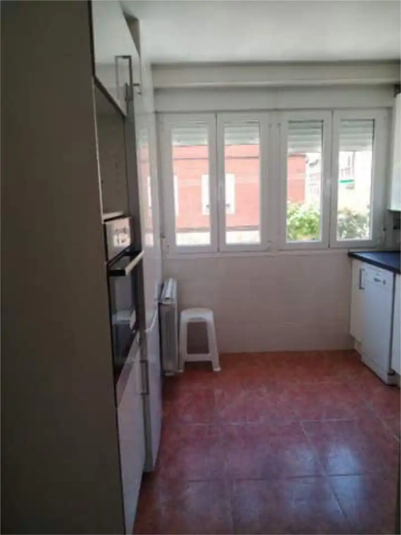 Piso de alquiler en Cuatro de Marzo Cocina de Piso de alquiler en Valladolid con Terraza