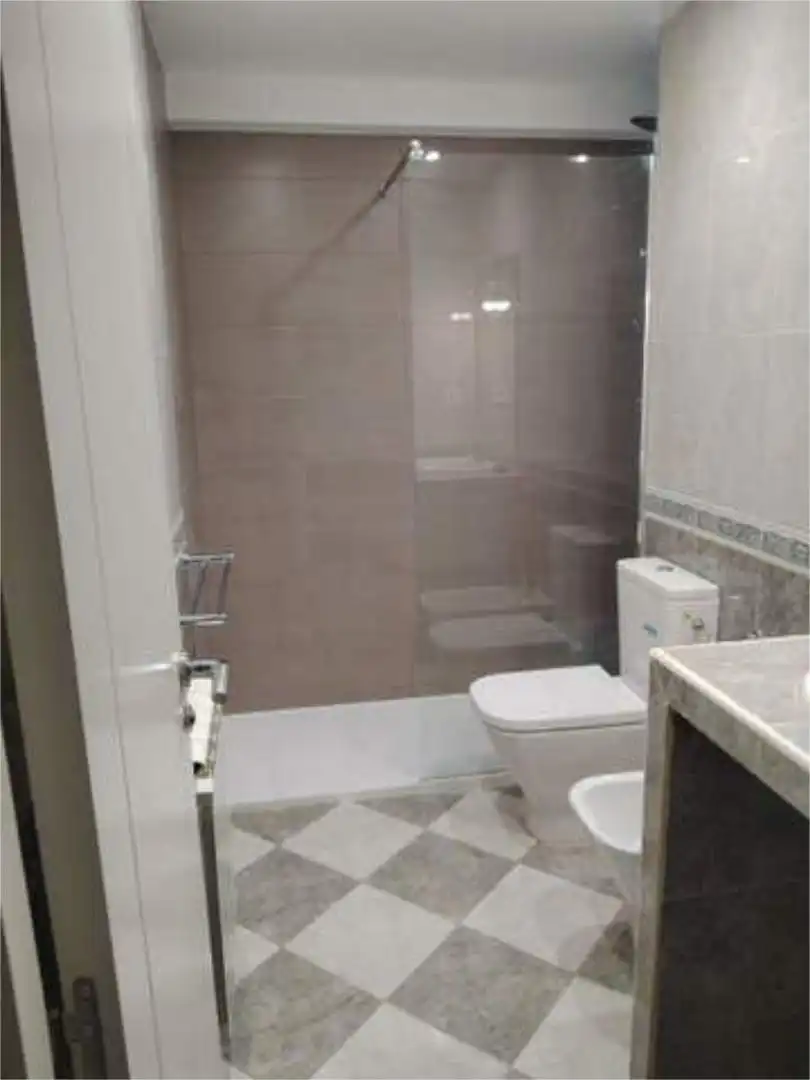 Piso de alquiler en Cuatro de Marzo Baño de Piso de alquiler en Valladolid con Terraza