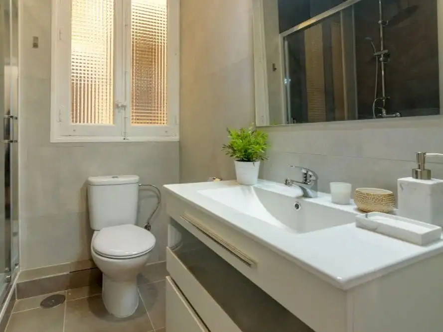 Badezimmer von Wohnung zur untervermieten in Madrid mit Heizung, Möbliert und Gemeinschaftsparkplatz