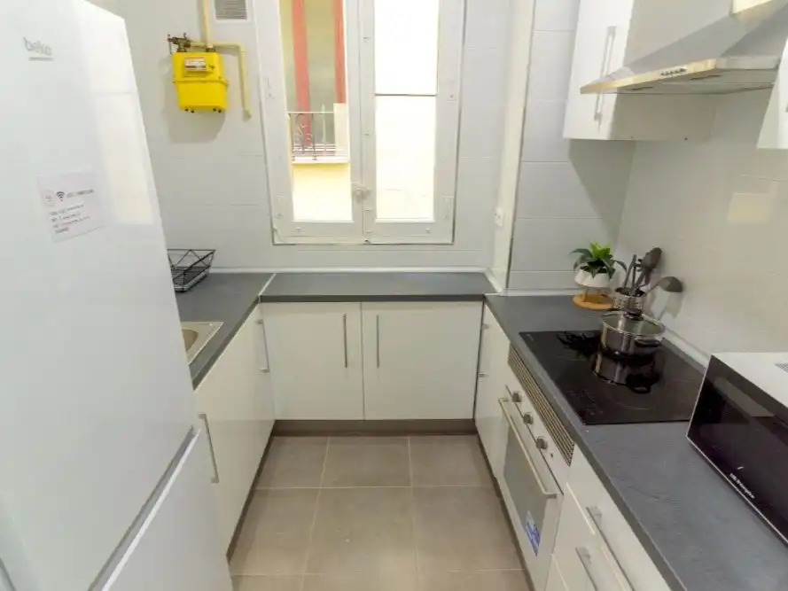 Küche von Wohnung zur untervermieten in Madrid mit Heizung, Möbliert und Gemeinschaftsparkplatz