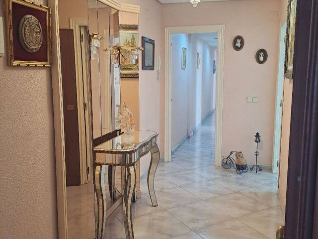 Piso en Venta en Avenida Alfonso El Sabio, 27 en Mercado